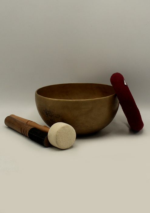 Classic  Tibetan Singing Bowl 8" 995 gm