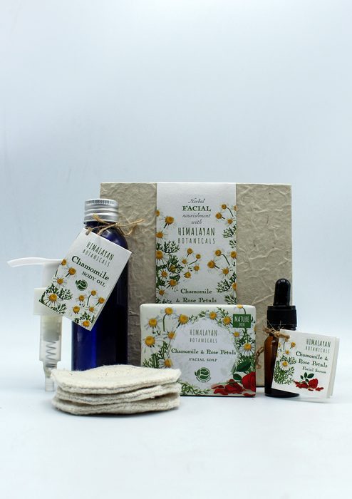 Himalayan Botanicals Chamomile and Rose Petals Facial Set