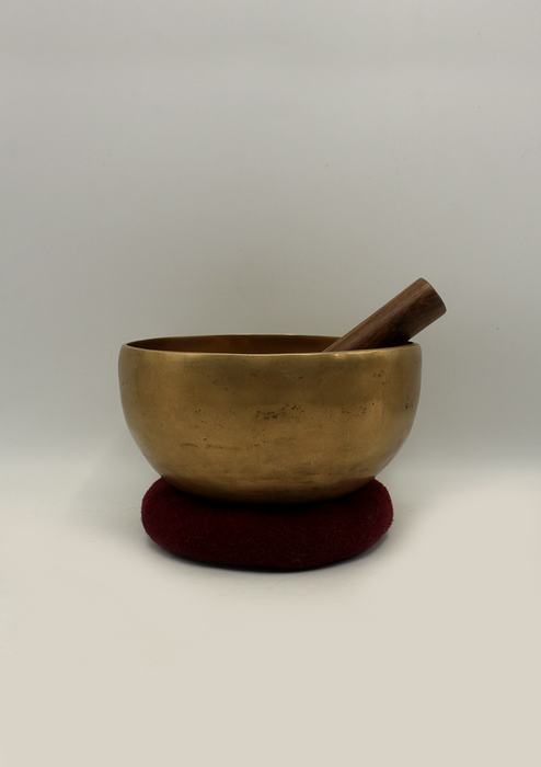 Classic Singing Bowl with Mallet and Cushion 7", 755 gm
